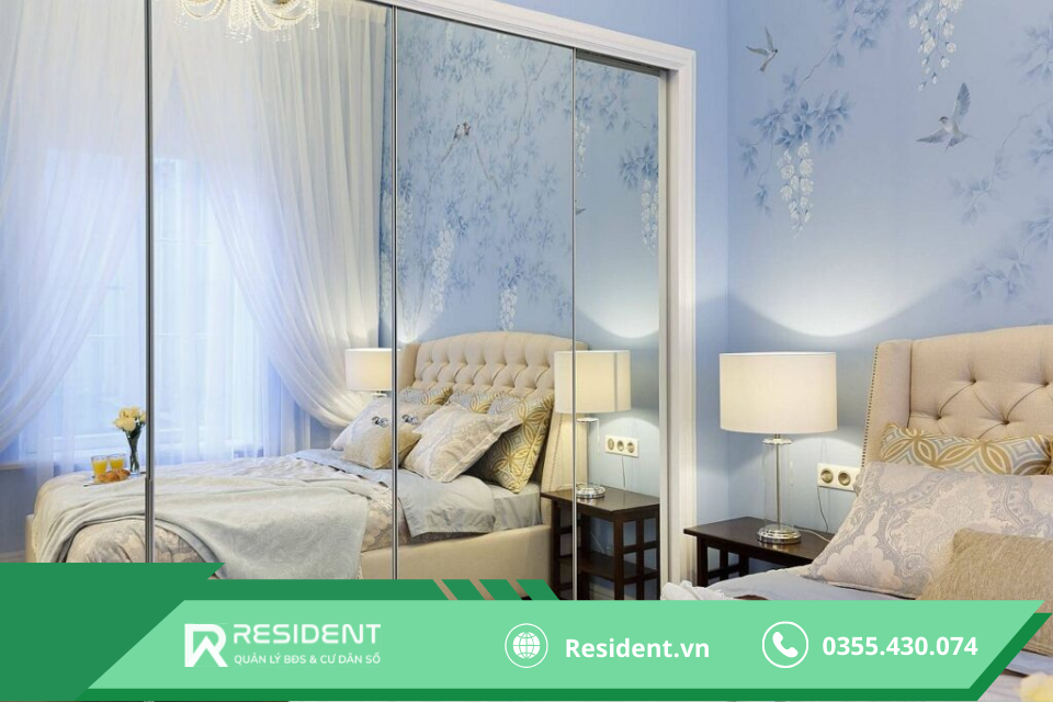 Thiết kế phòng trọ 30m2 với gương tạo cảm giác rộng hơn cho căn phòng