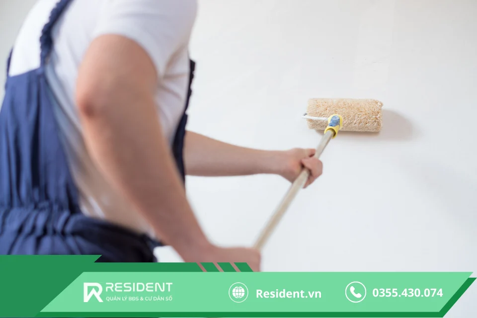 Lựa chọn những loại sơn có màu sắc tươi sáng giúp không gian sáng và rộng rãi hơn